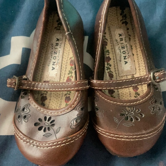 Arizona Jean Company Kids Floral Brown Dress Shoes - Picture 1 of 2